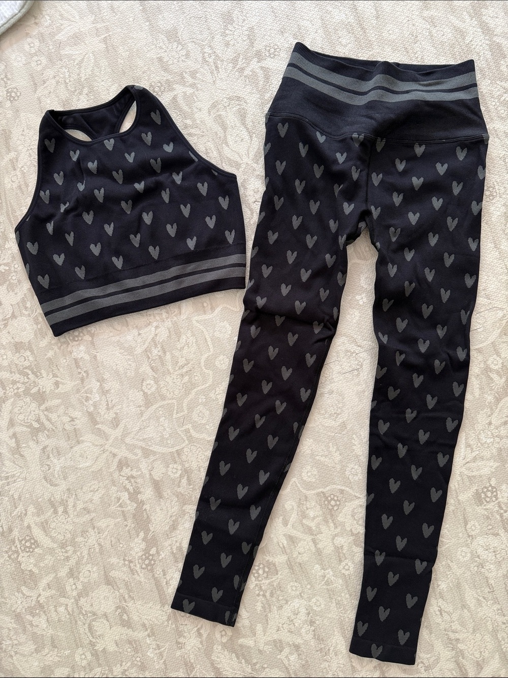 Spiritual Gangster Heart Print Sports Bra Leggings Set XS Black Gray